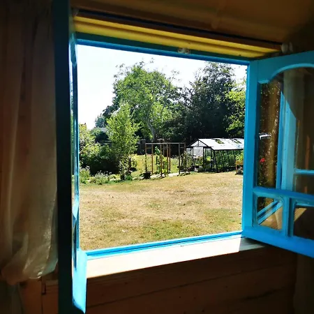 La Maison Des Oiseaux. Roulotte Bed & Breakfast 3*