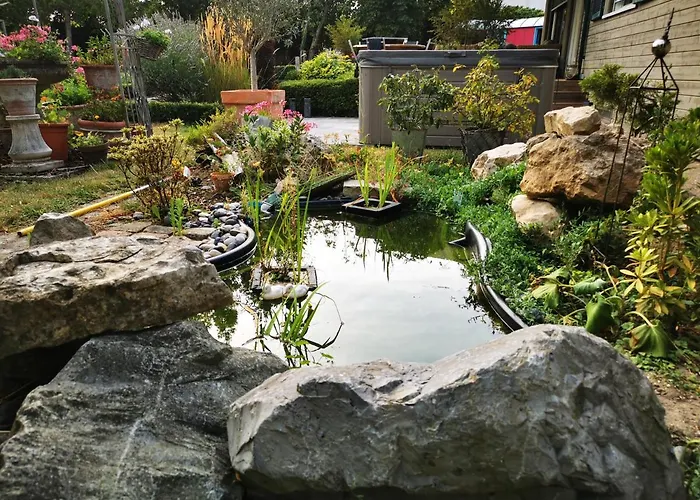 La Maison Des Oiseaux. Roulotte Couette-café Achicourt