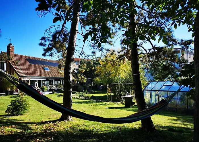 Couette-café La Maison Des Oiseaux. Roulotte 3*